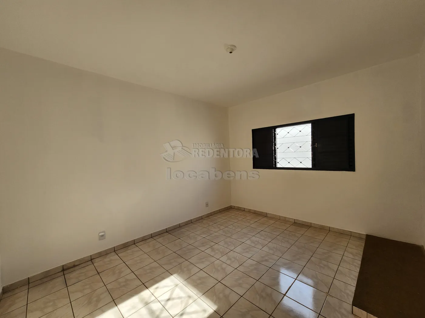 Alugar Casa / Padrão em São José do Rio Preto R$ 2.200,00 - Foto 6