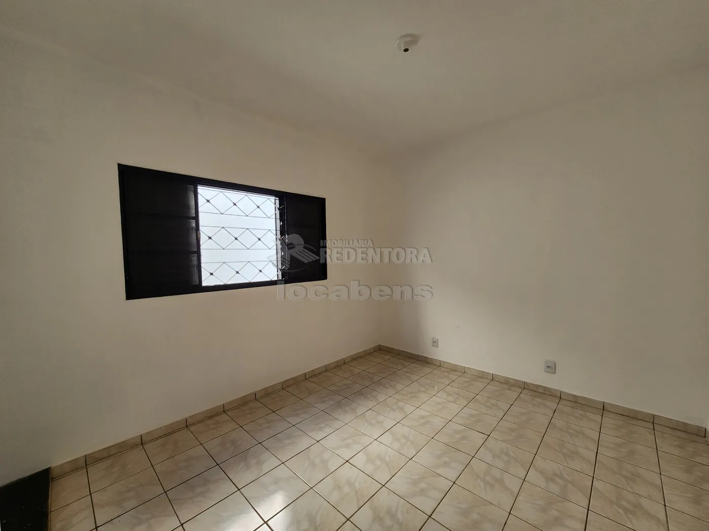 Alugar Casa / Padrão em São José do Rio Preto R$ 2.200,00 - Foto 9