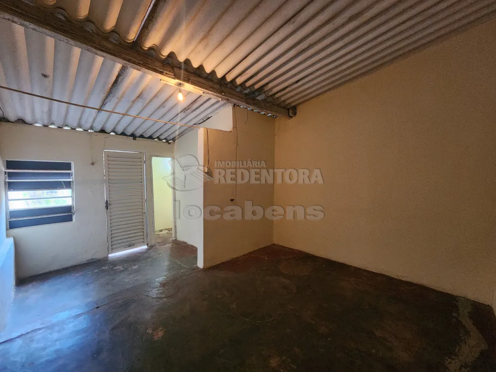 Alugar Casa / Padrão em São José do Rio Preto R$ 700,00 - Foto 4