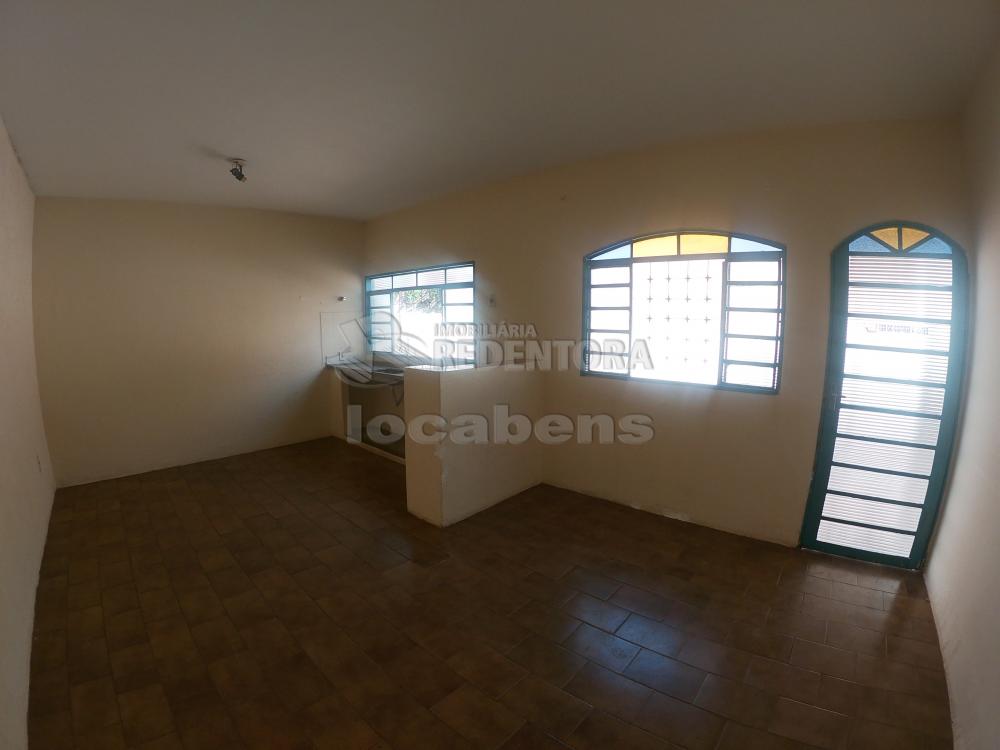 Alugar Casa / Padrão em São José do Rio Preto R$ 850,00 - Foto 4