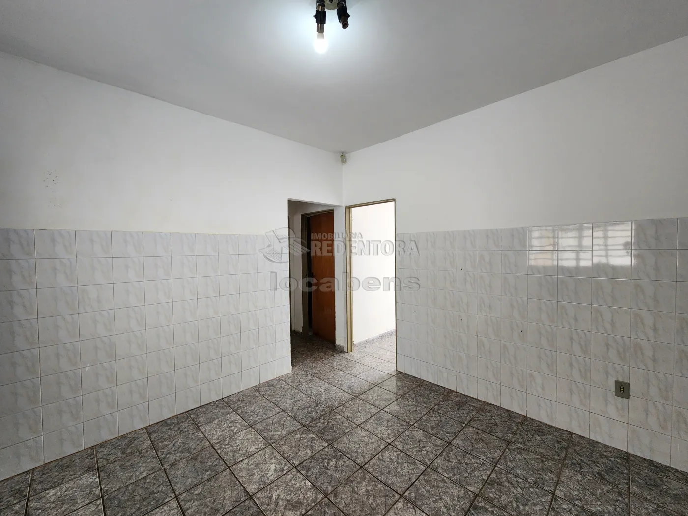 Alugar Casa / Padrão em São José do Rio Preto R$ 1.300,00 - Foto 5