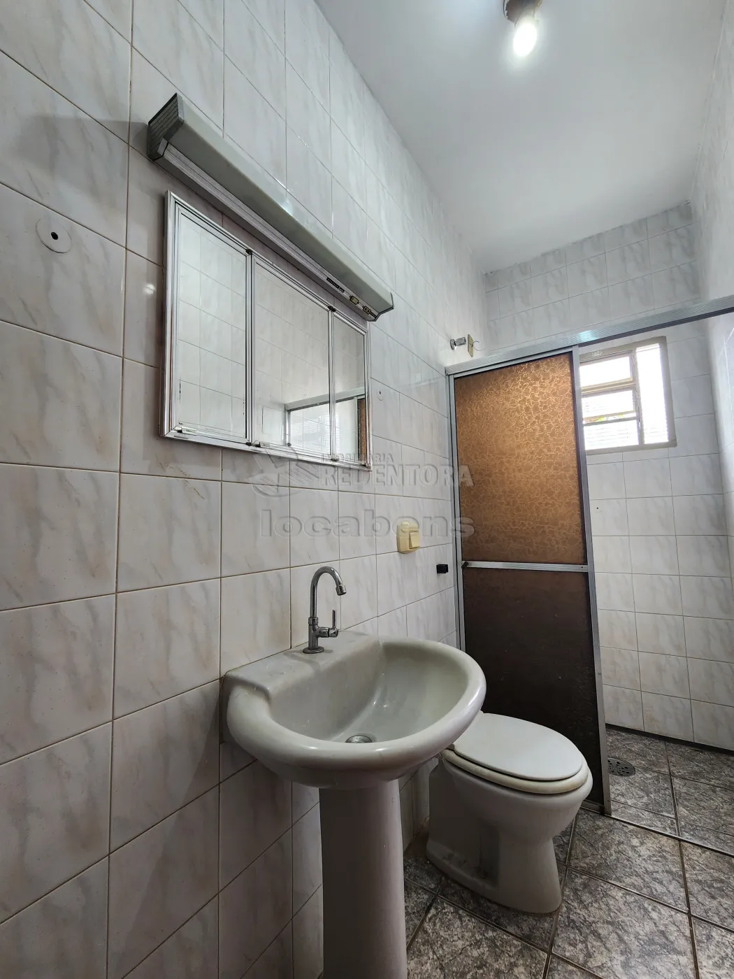 Alugar Casa / Padrão em São José do Rio Preto R$ 1.300,00 - Foto 11