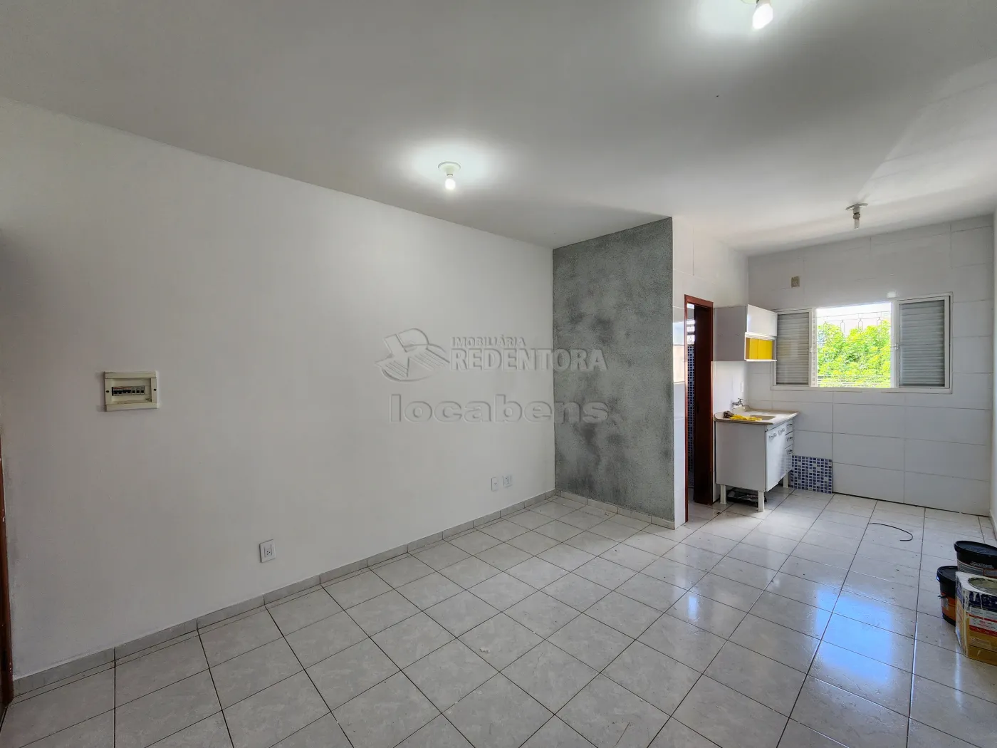 Alugar Comercial / Sala em São José do Rio Preto R$ 700,00 - Foto 2