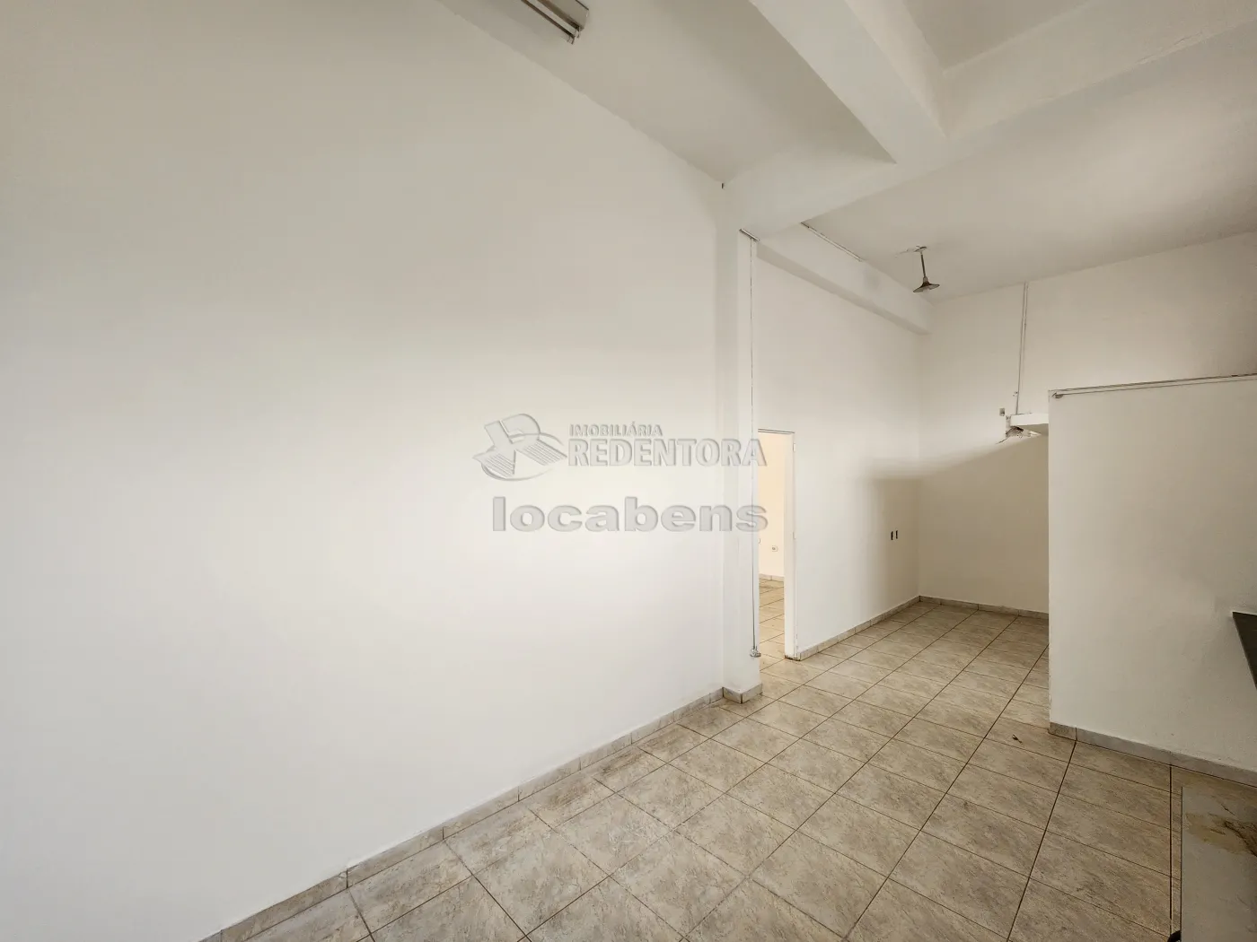 Alugar Comercial / Salão em São José do Rio Preto R$ 3.000,00 - Foto 4