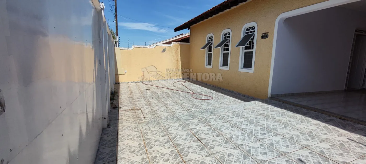 Alugar Casa / Padrão em São José do Rio Preto R$ 3.300,00 - Foto 2