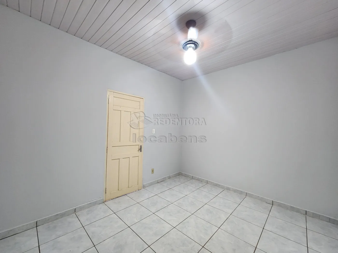 Alugar Casa / Padrão em São José do Rio Preto R$ 1.800,00 - Foto 10
