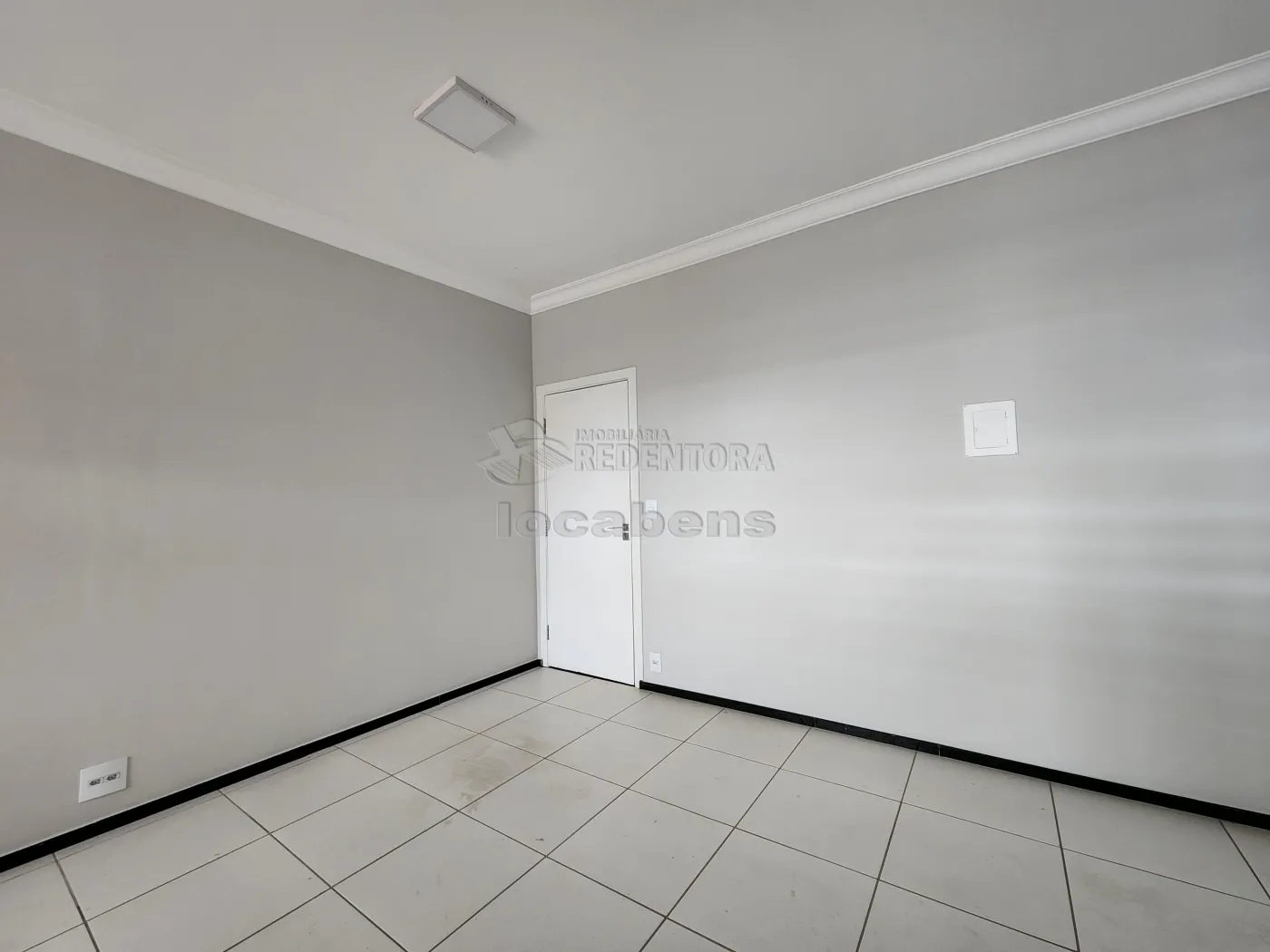 Alugar Apartamento / Padrão em São José do Rio Preto R$ 1.100,00 - Foto 2