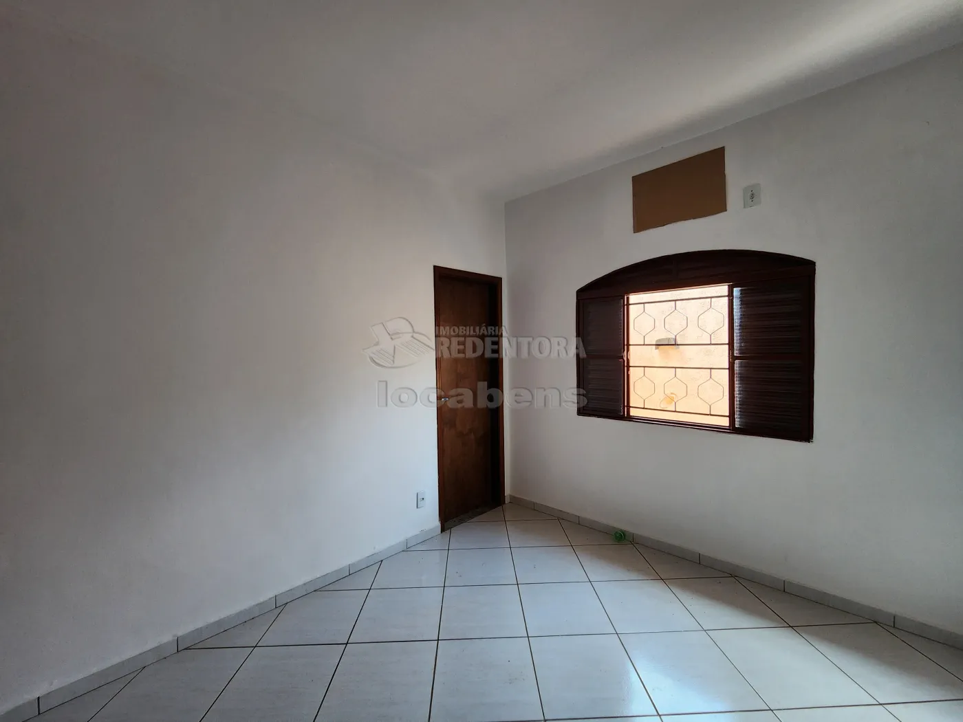 Alugar Casa / Padrão em São José do Rio Preto R$ 2.700,00 - Foto 4