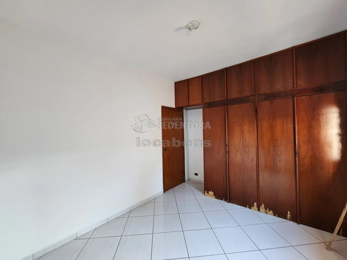 Alugar Casa / Padrão em São José do Rio Preto R$ 2.700,00 - Foto 8