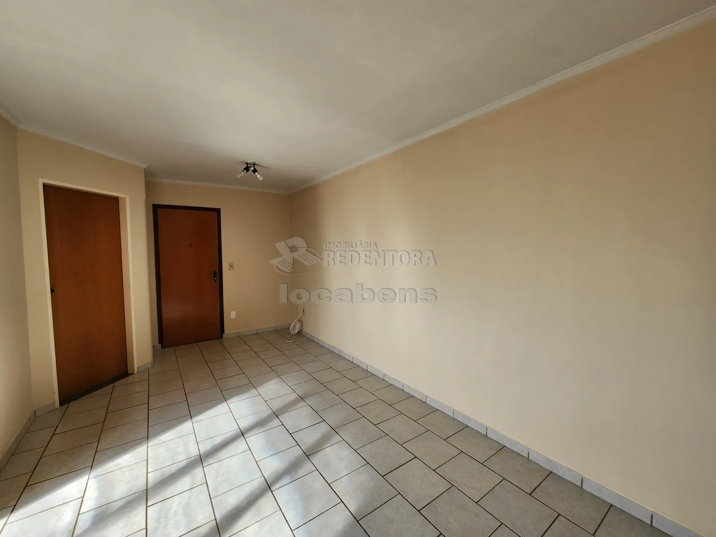 Alugar Apartamento / Padrão em São José do Rio Preto R$ 800,00 - Foto 2