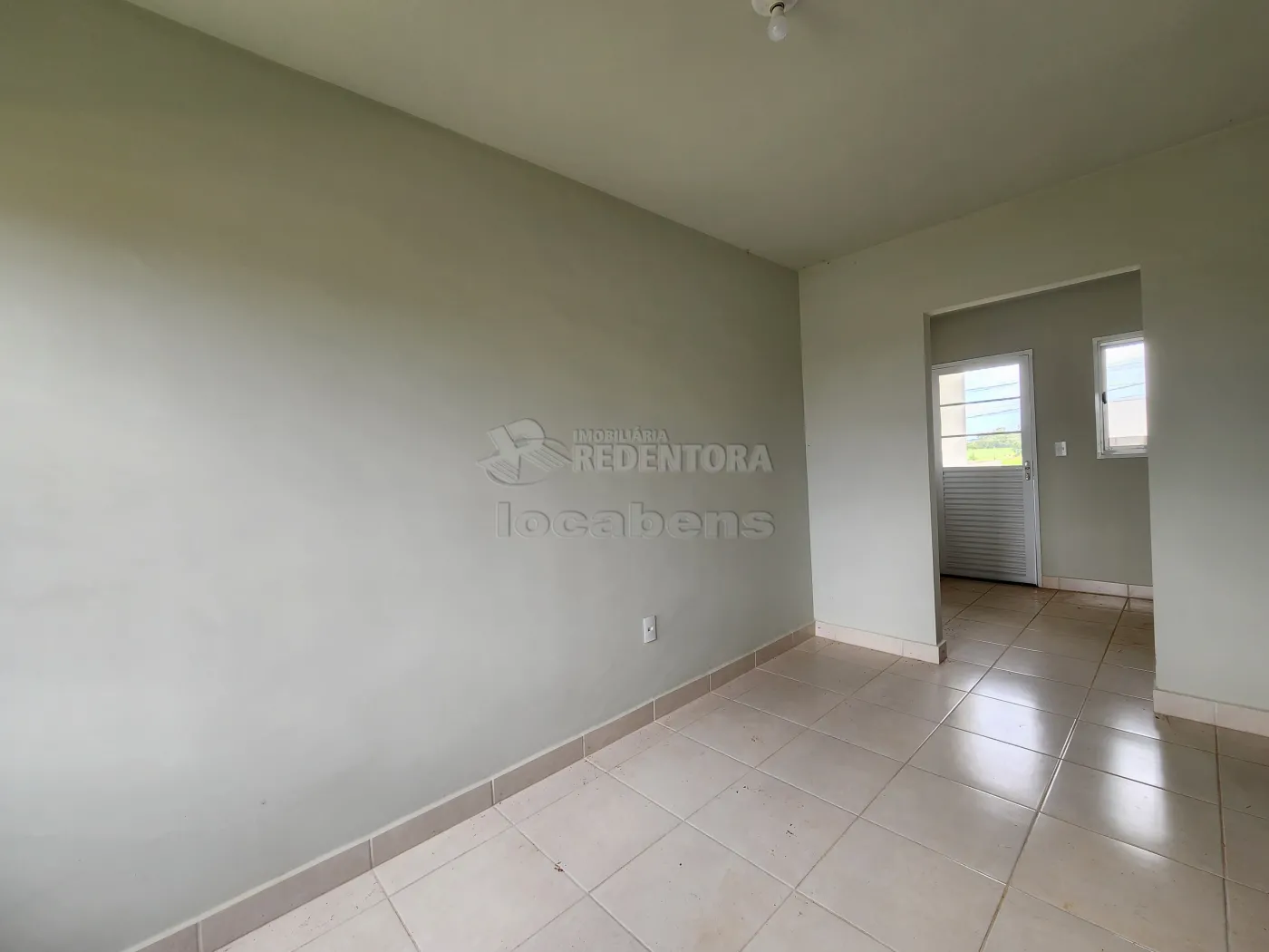 Alugar Casa / Condomínio em São José do Rio Preto R$ 900,00 - Foto 2