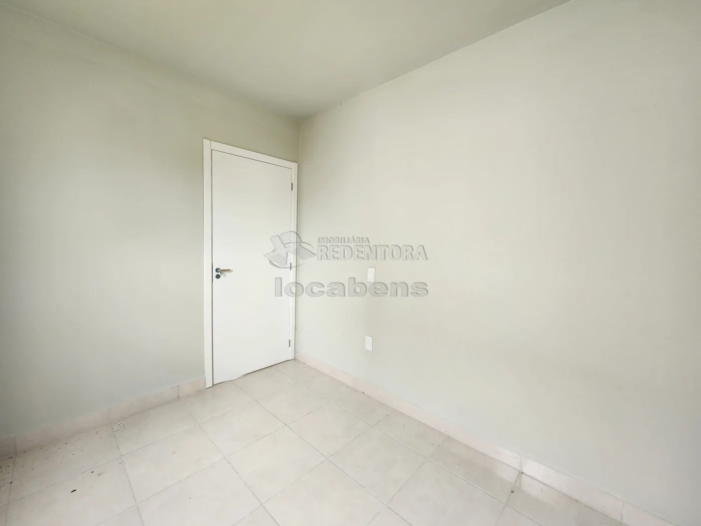 Alugar Casa / Condomínio em São José do Rio Preto R$ 900,00 - Foto 7