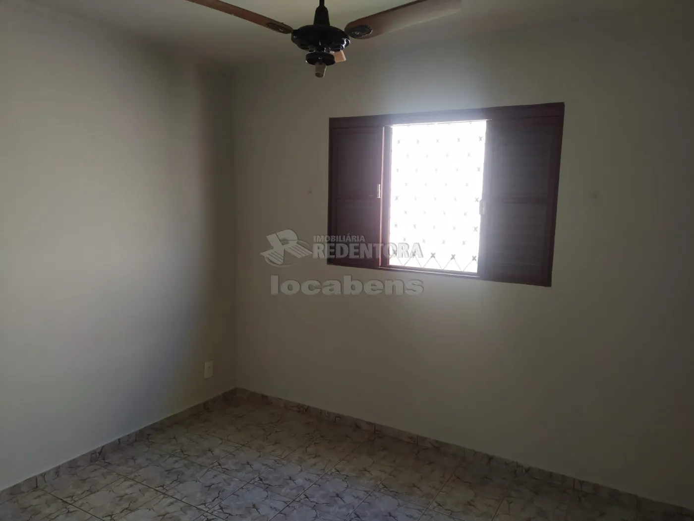 Alugar Casa / Padrão em São José do Rio Preto R$ 1.200,00 - Foto 9