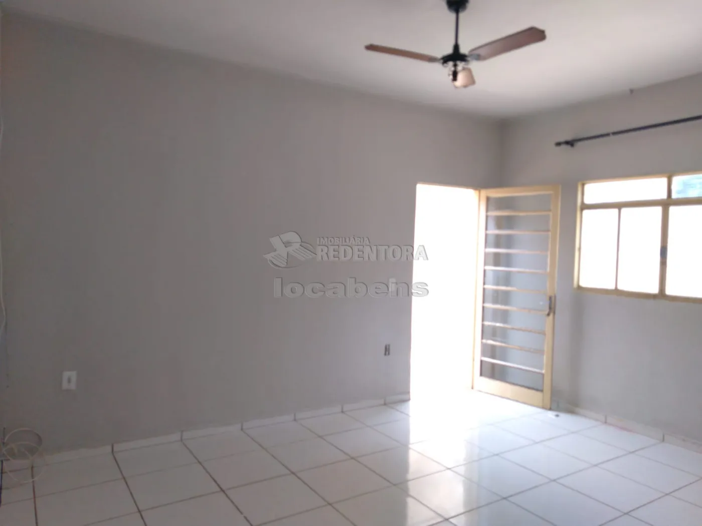 Alugar Casa / Padrão em São José do Rio Preto R$ 800,00 - Foto 4