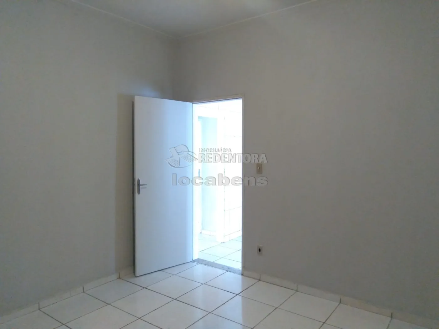 Alugar Casa / Padrão em São José do Rio Preto R$ 900,00 - Foto 11