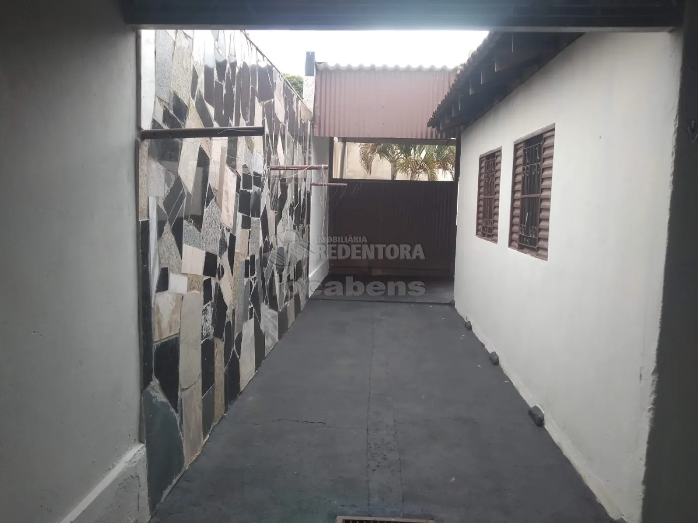 Comprar Casa / Padrão em São José do Rio Preto R$ 230.000,00 - Foto 2