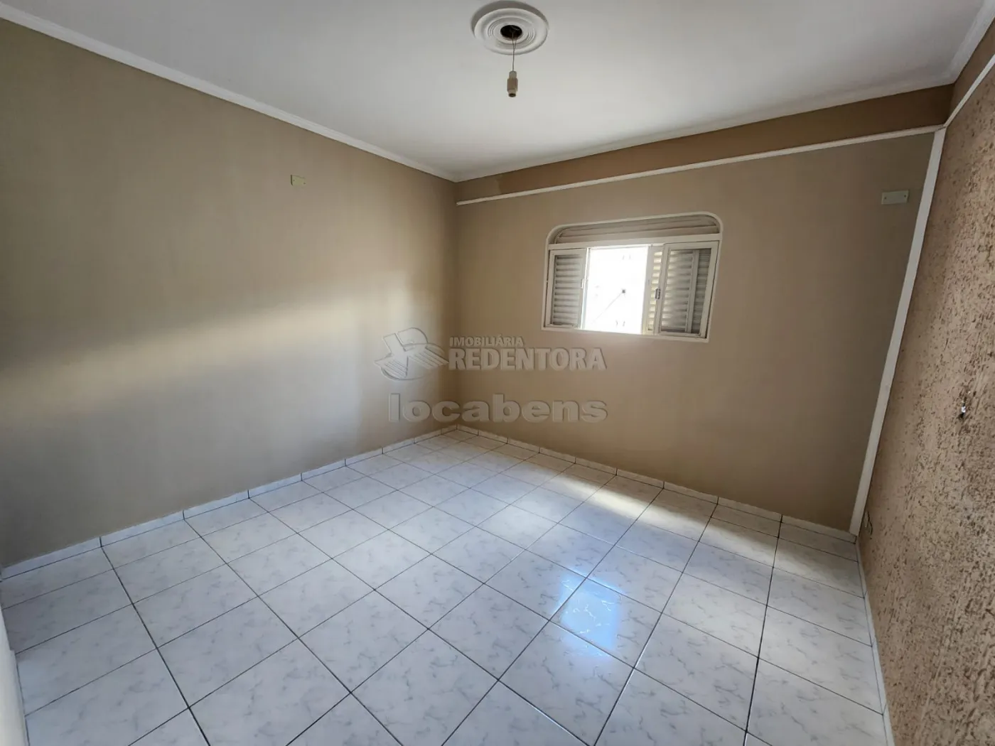 Alugar Casa / Padrão em São José do Rio Preto R$ 1.800,00 - Foto 10