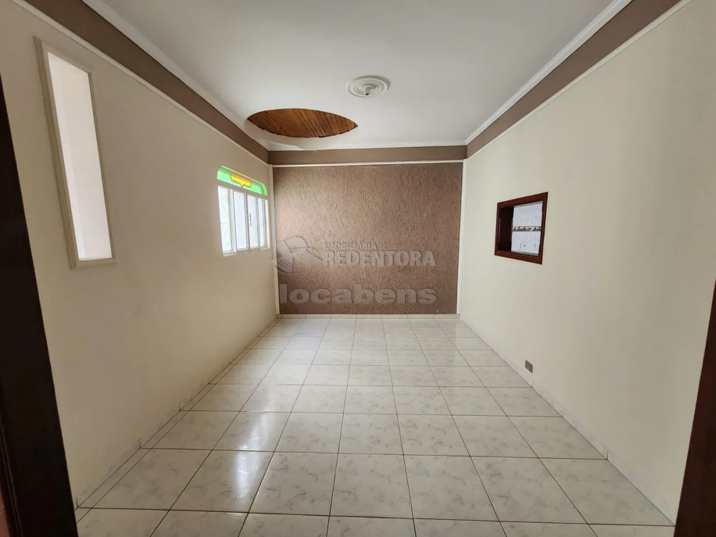 Alugar Casa / Padrão em São José do Rio Preto R$ 1.800,00 - Foto 4