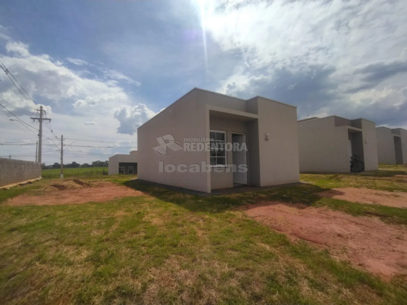 Alugar Casa / Condomínio em São José do Rio Preto R$ 700,00 - Foto 2