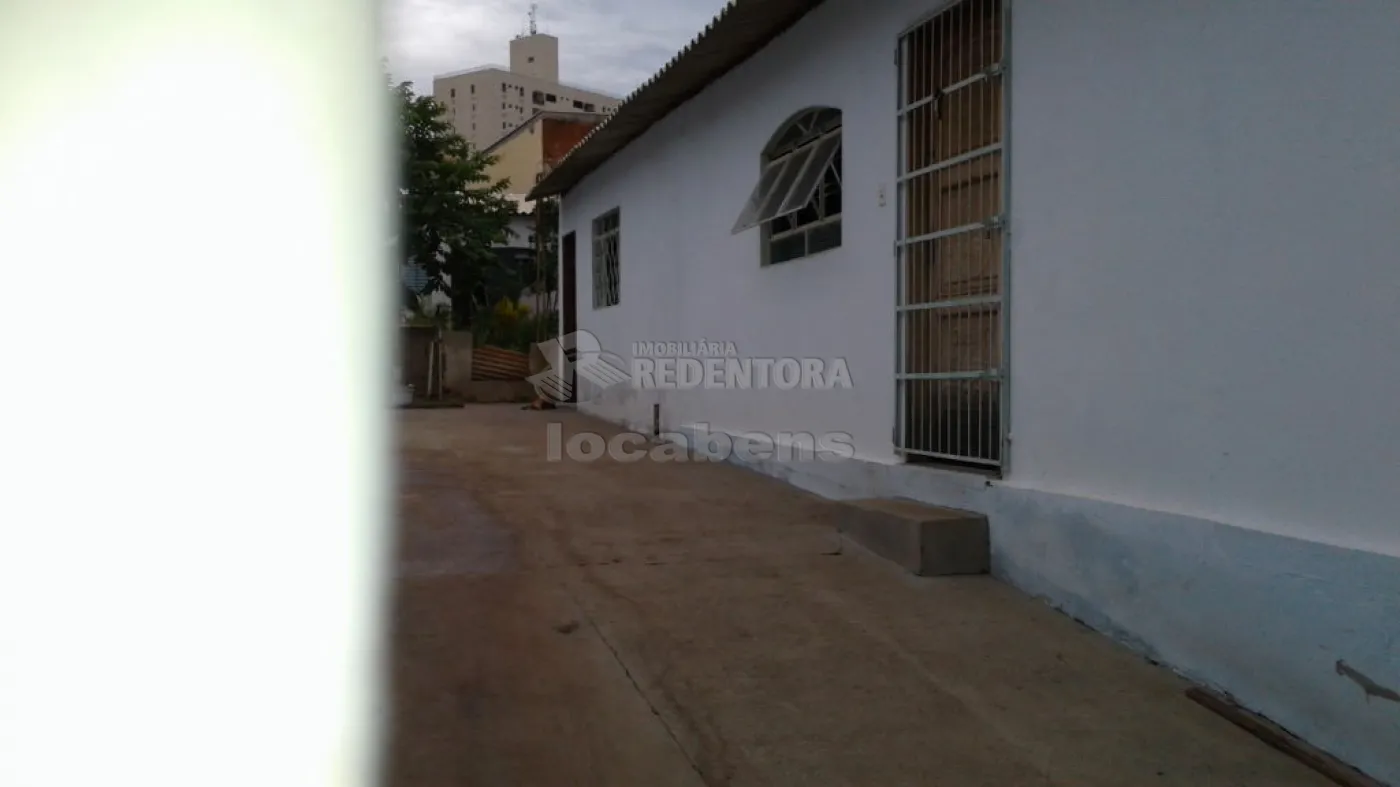 Alugar Casa / Padrão em São José do Rio Preto R$ 1.000,00 - Foto 5