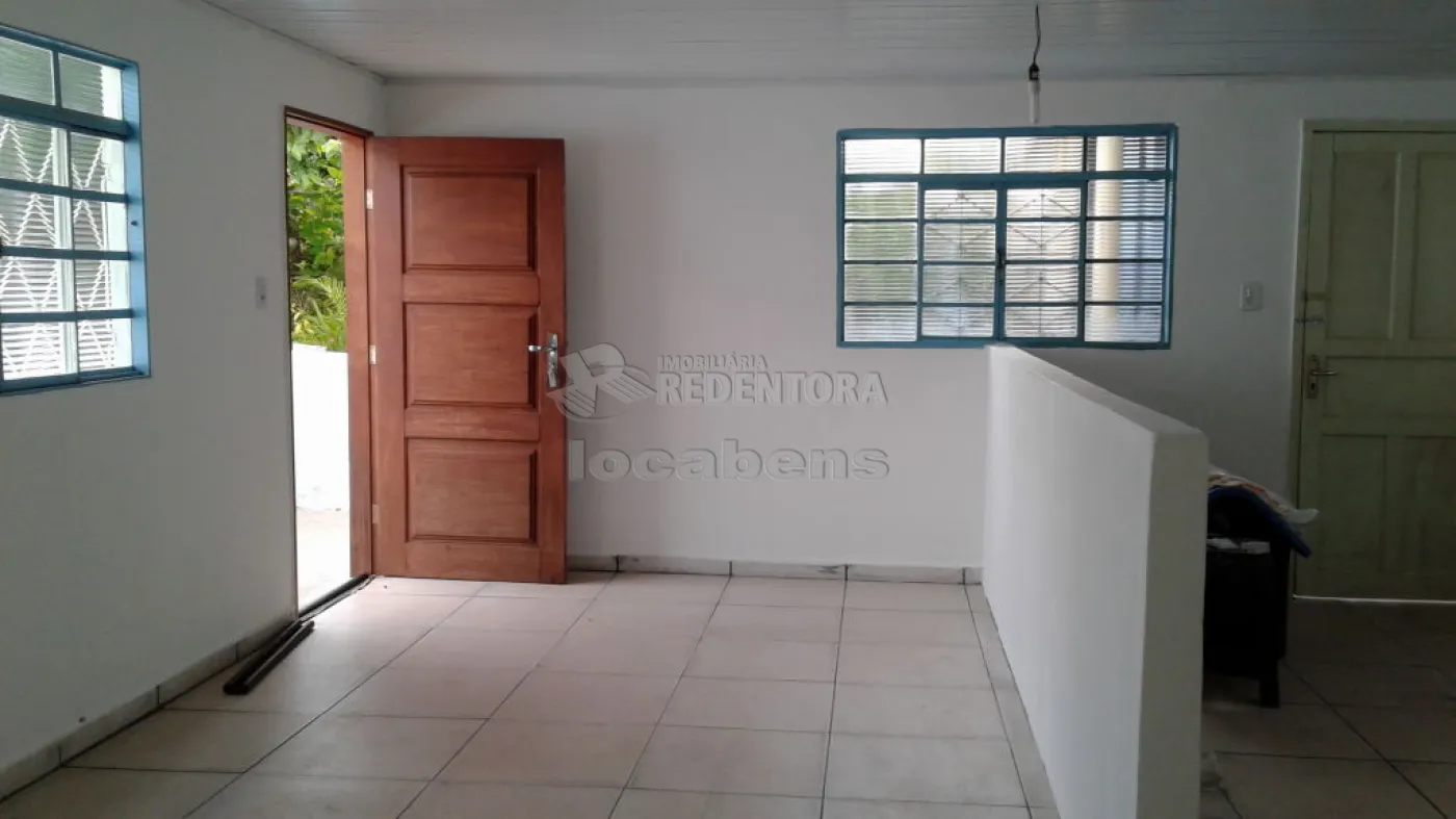 Alugar Casa / Padrão em São José do Rio Preto R$ 1.000,00 - Foto 2