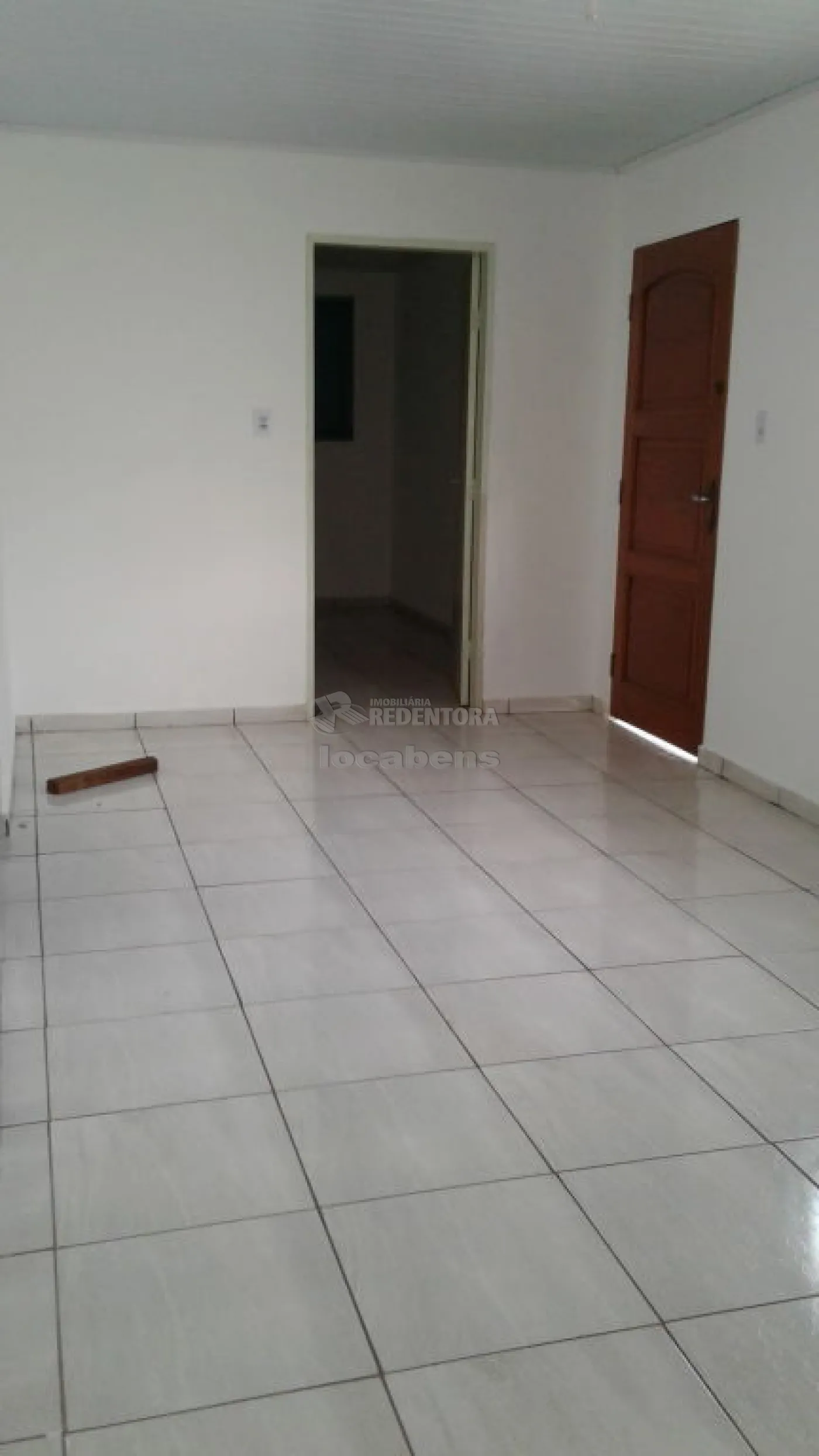 Alugar Casa / Padrão em São José do Rio Preto R$ 1.000,00 - Foto 3