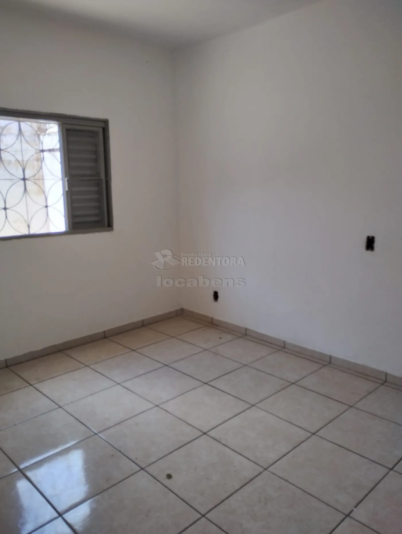Comprar Casa / Padrão em São José do Rio Preto R$ 185.000,00 - Foto 3