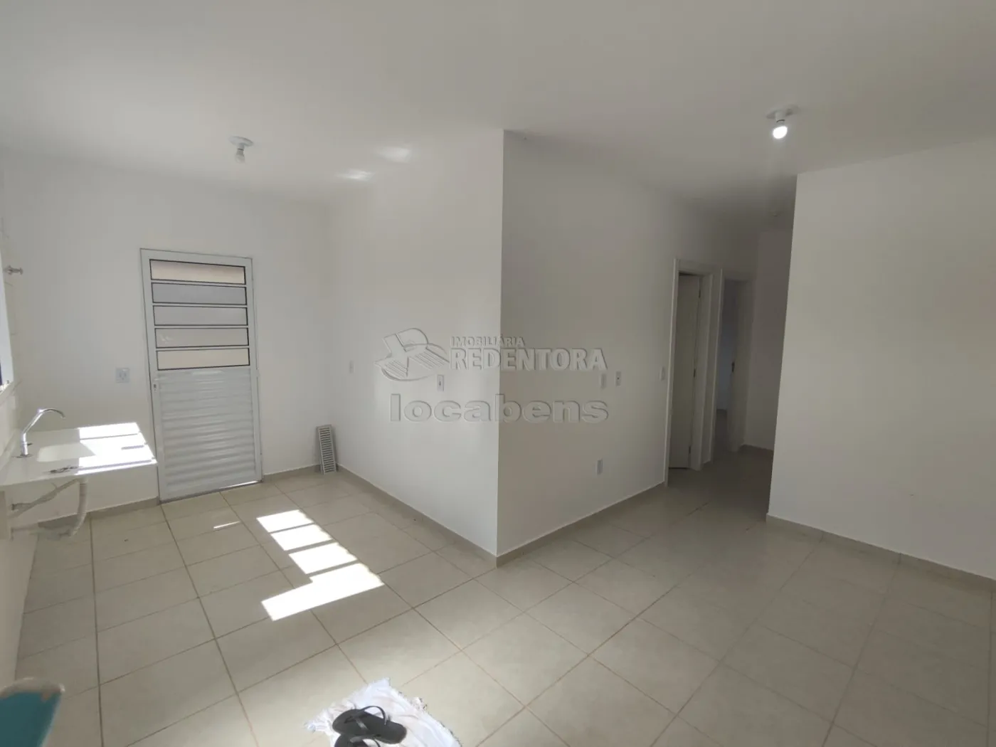 Alugar Casa / Padrão em São José do Rio Preto R$ 800,00 - Foto 6