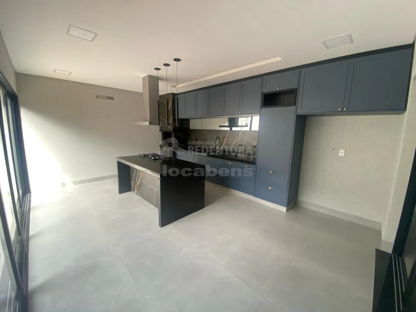 Casa de Condomínio à venda com 3 quartos, 240m² - Foto 3