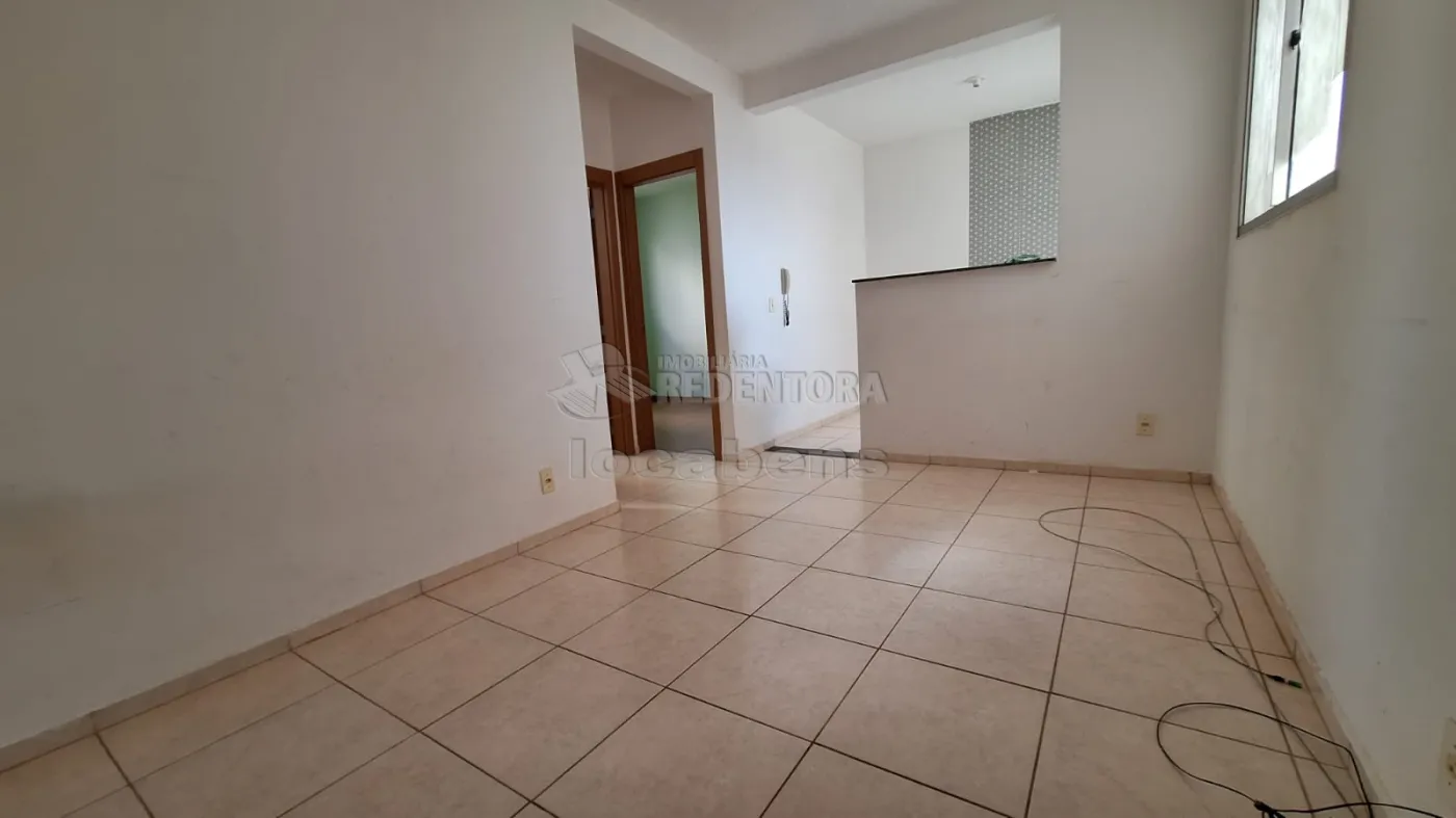 Alugar Apartamento / Padrão em São José do Rio Preto R$ 700,00 - Foto 1