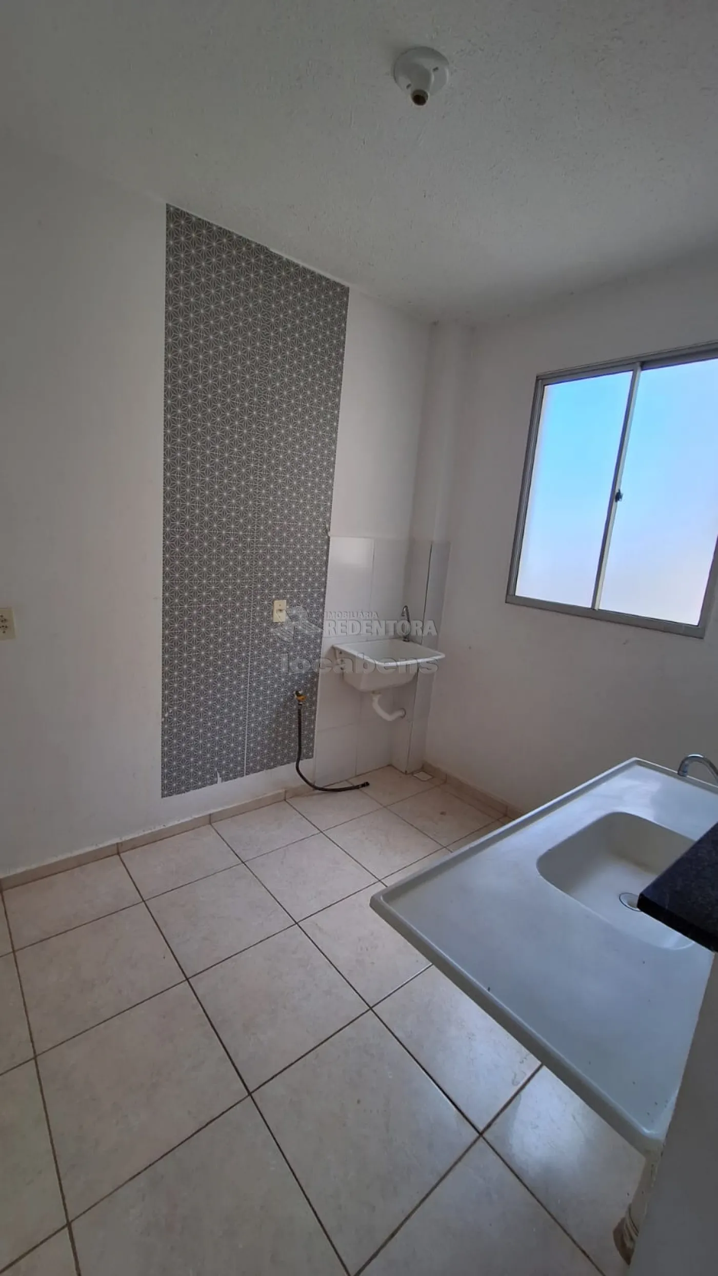 Alugar Apartamento / Padrão em São José do Rio Preto R$ 700,00 - Foto 3