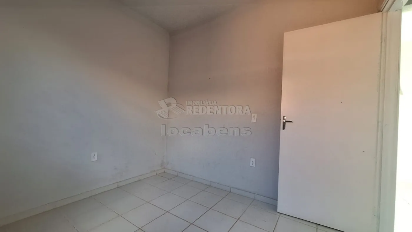 Alugar Casa / Padrão em São José do Rio Preto R$ 700,00 - Foto 14