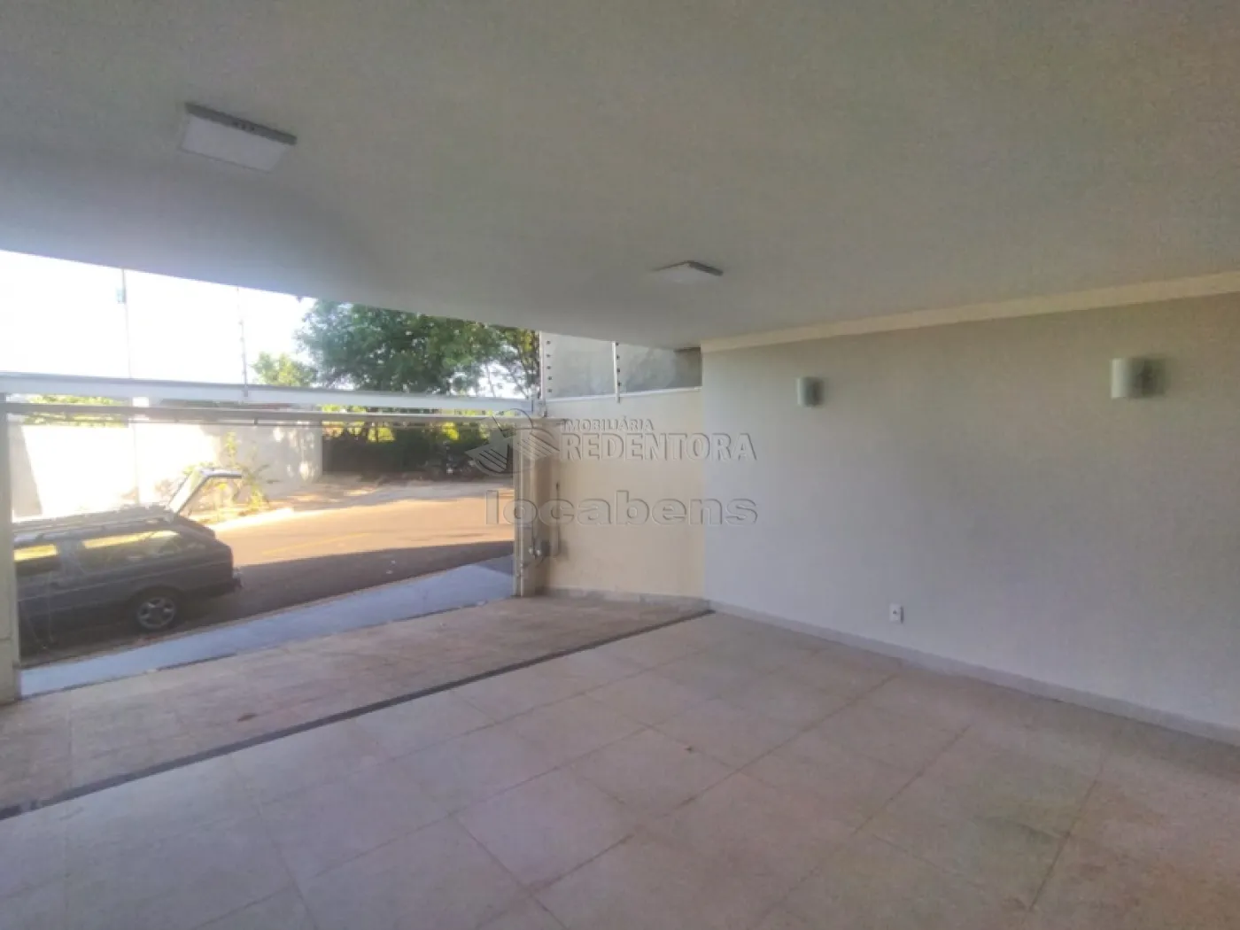 Alugar Casa / Padrão em São José do Rio Preto R$ 1.750,00 - Foto 2