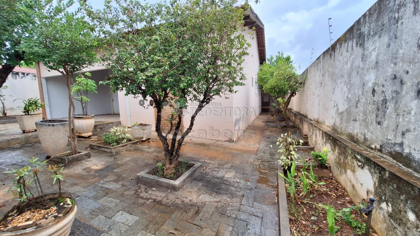 Alugar Casa / Padrão em São José do Rio Preto R$ 1.800,00 - Foto 34