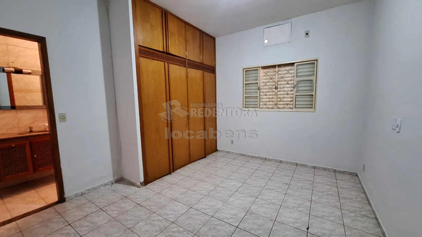 Alugar Casa / Padrão em São José do Rio Preto R$ 1.800,00 - Foto 12