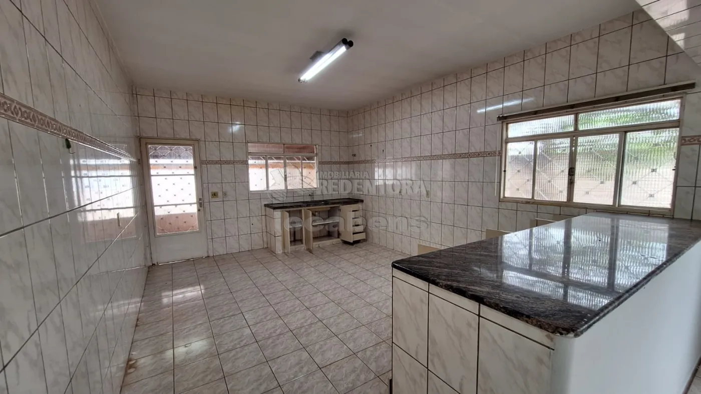 Alugar Casa / Padrão em São José do Rio Preto R$ 1.800,00 - Foto 2