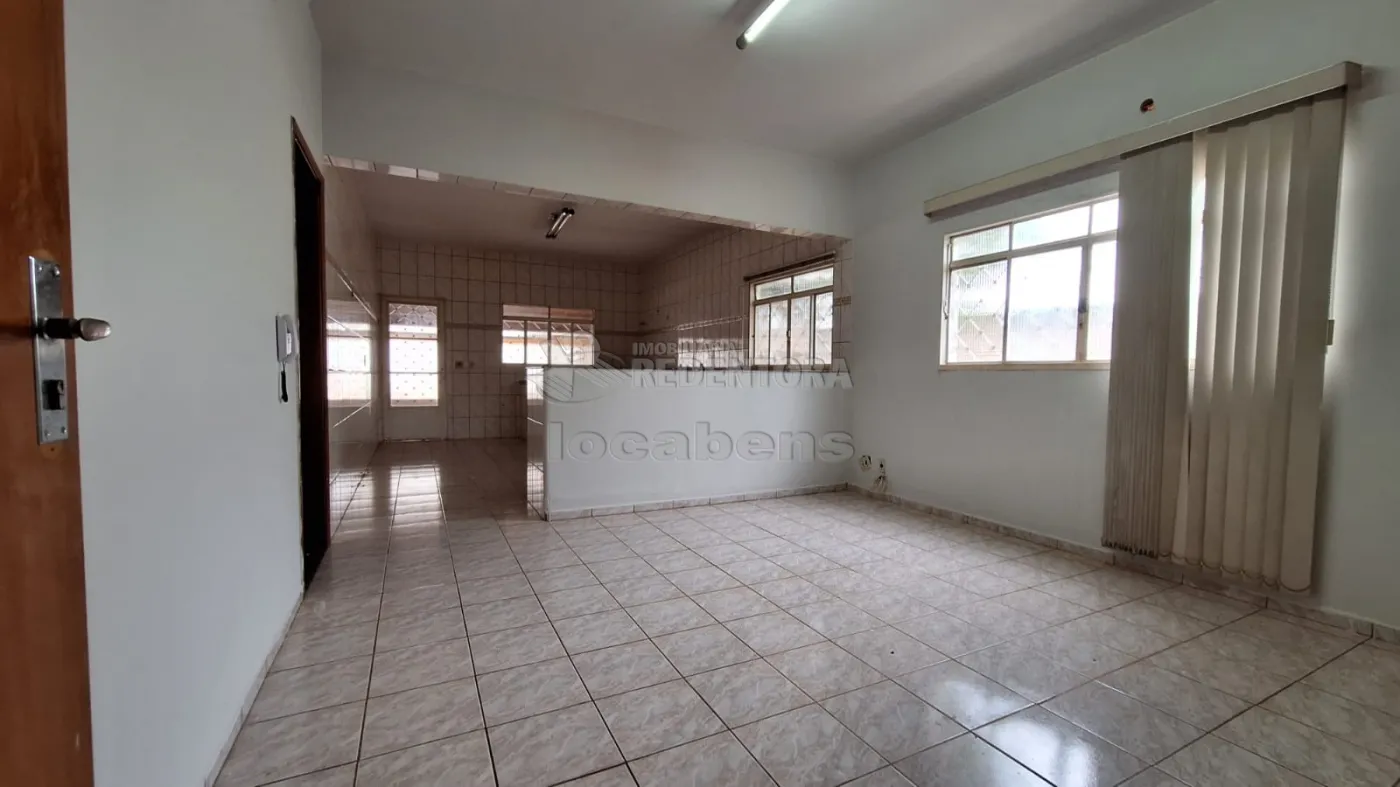 Alugar Casa / Padrão em São José do Rio Preto R$ 1.800,00 - Foto 9