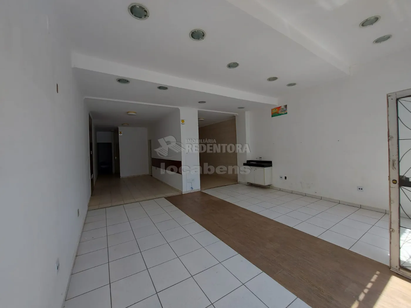 Comprar Comercial / Salão em São José do Rio Preto R$ 400.000,00 - Foto 1