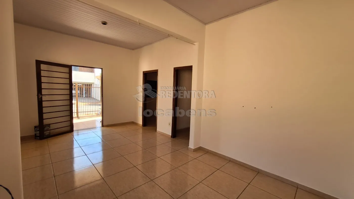 Alugar Casa / Padrão em São José do Rio Preto R$ 1.400,00 - Foto 2