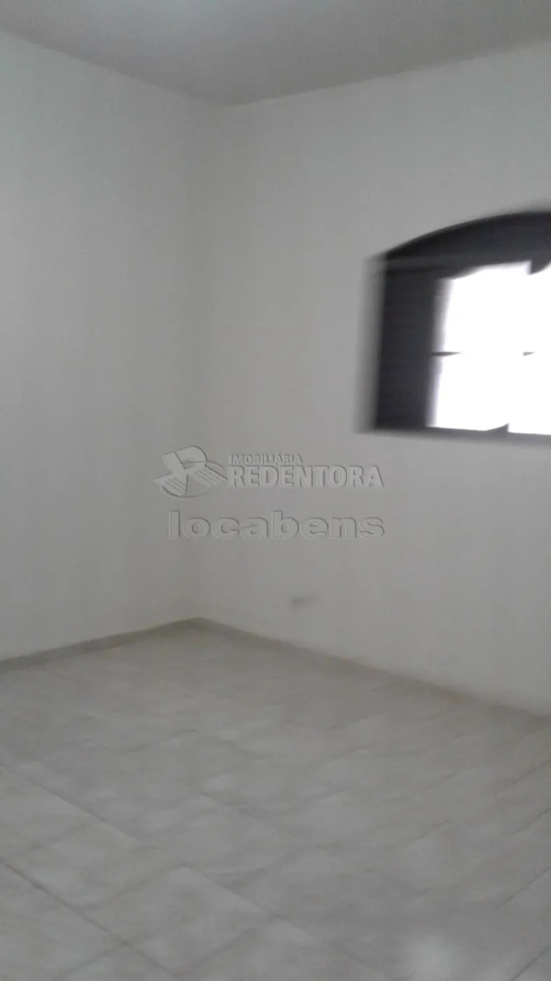 Comprar Casa / Padrão em São José do Rio Preto R$ 400.000,00 - Foto 3