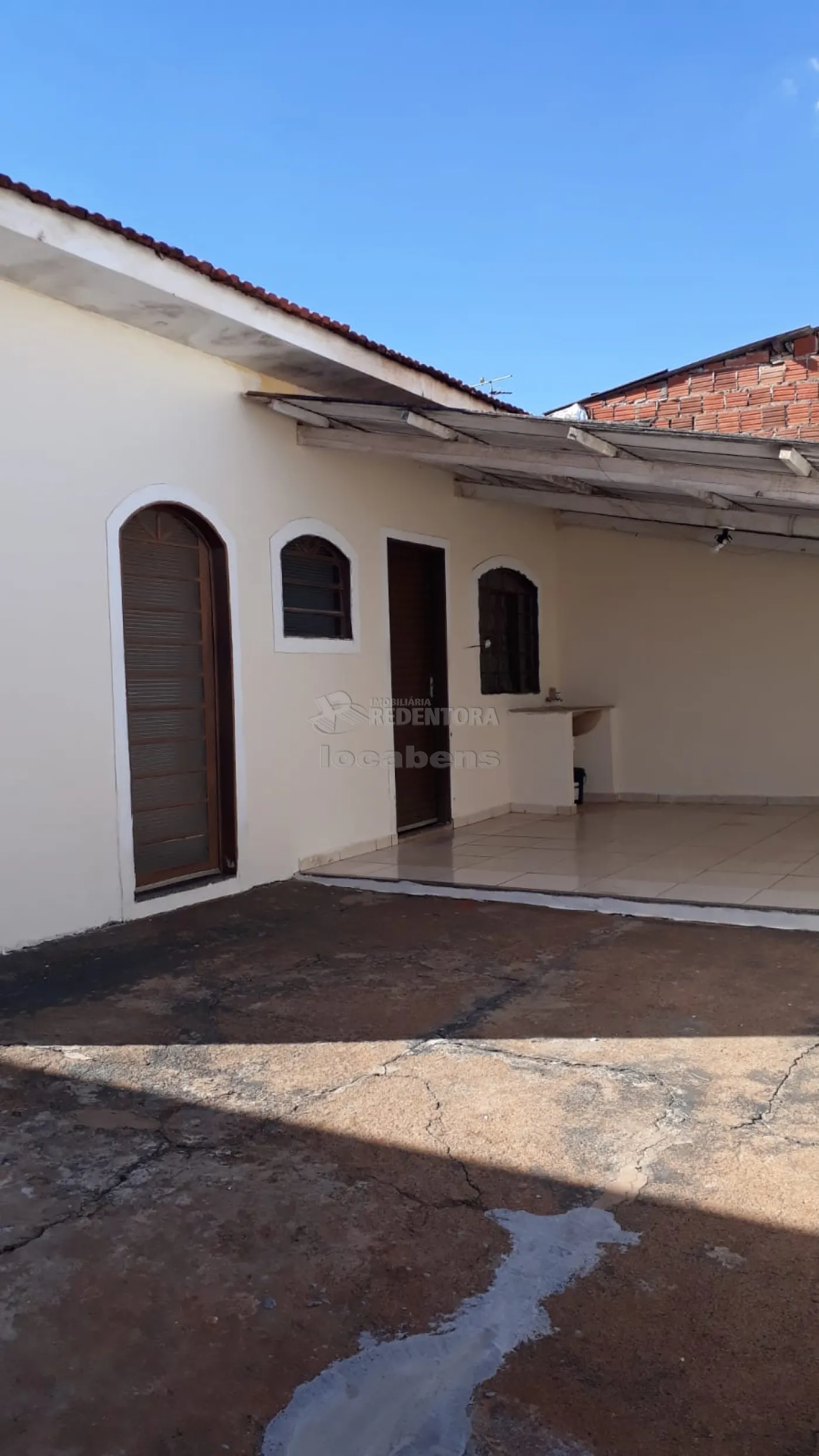 Alugar Casa / Padrão em São José do Rio Preto R$ 950,00 - Foto 1