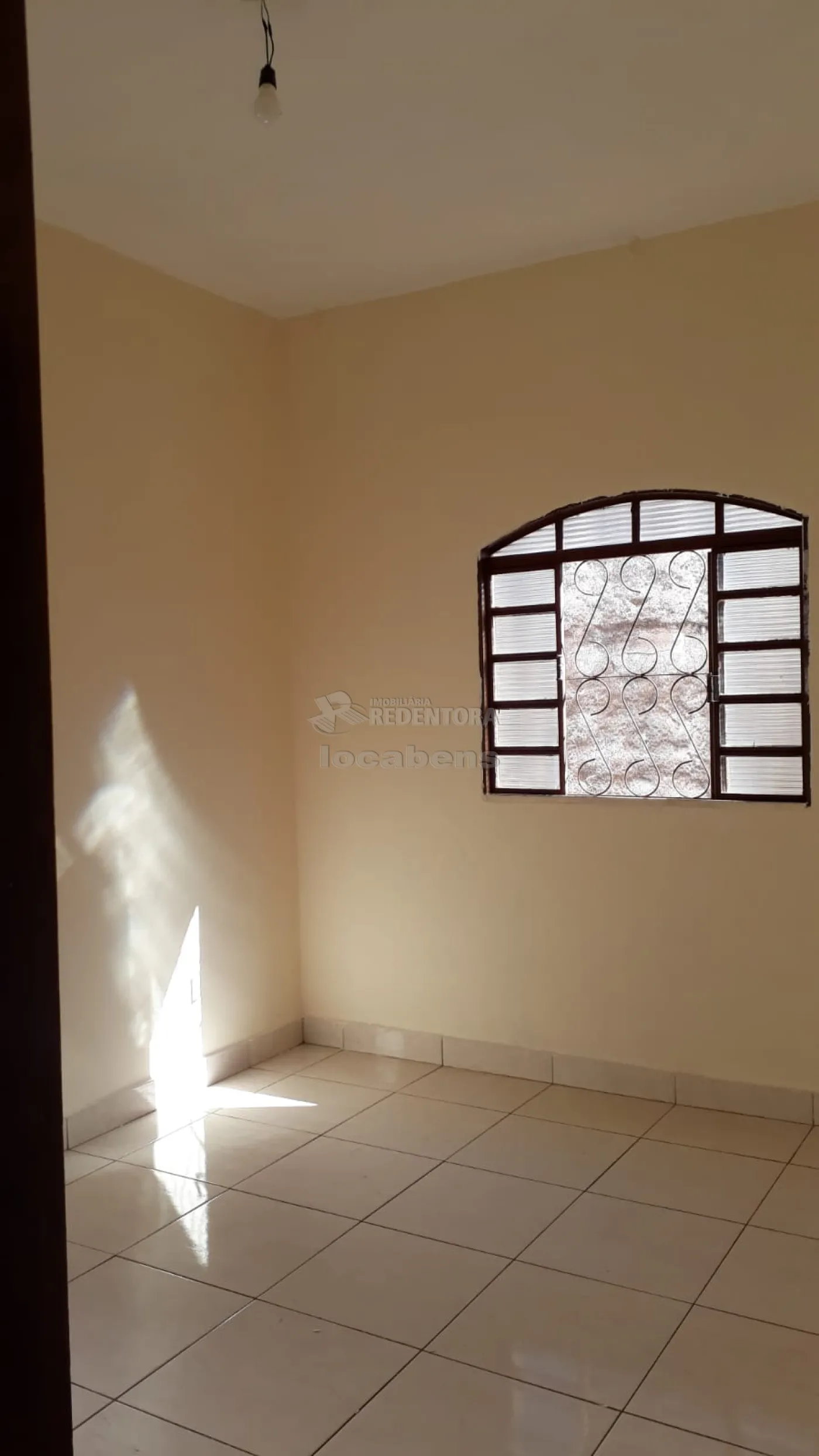 Alugar Casa / Padrão em São José do Rio Preto R$ 950,00 - Foto 5