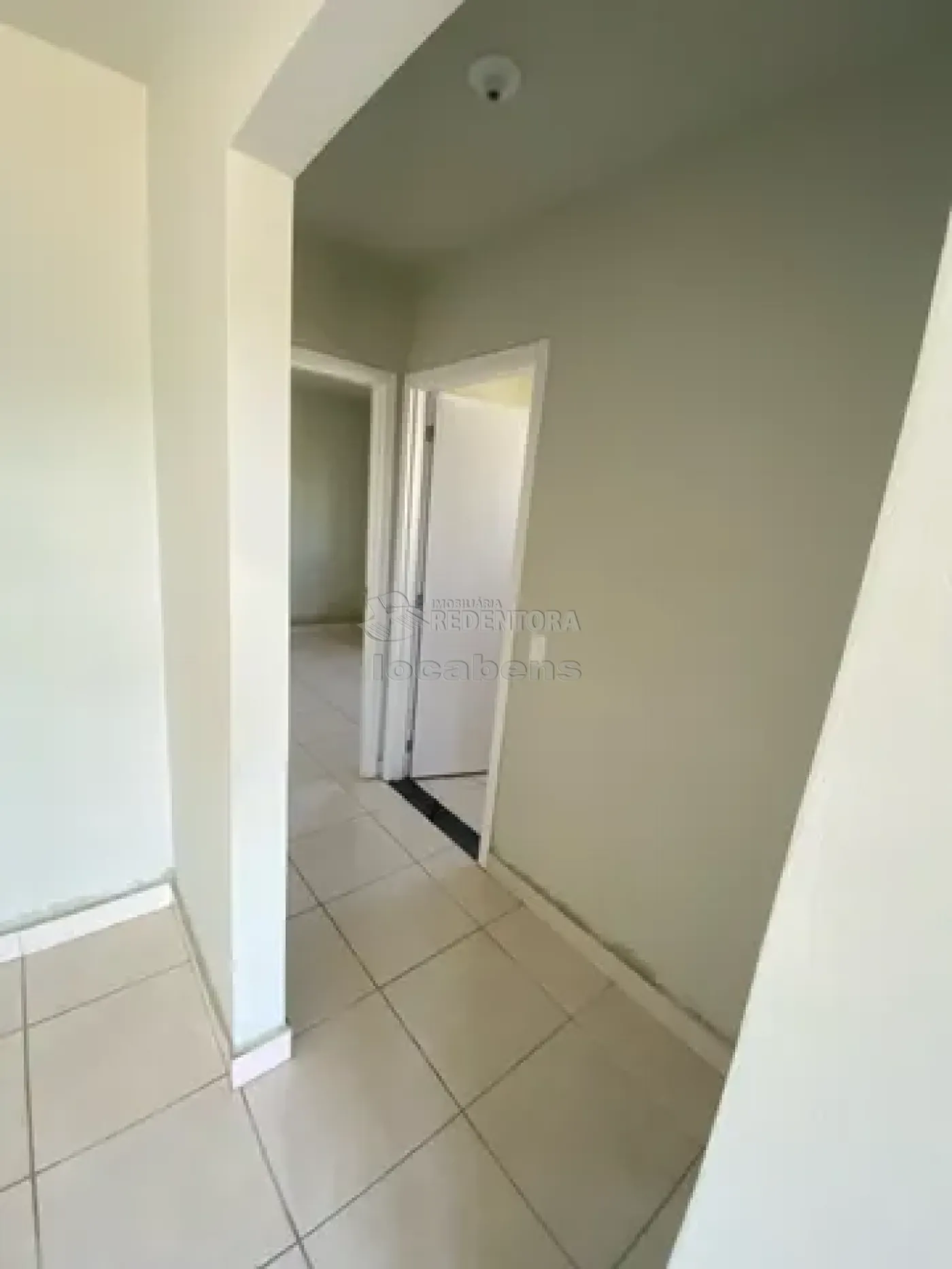 Alugar Casa / Condomínio em São José do Rio Preto R$ 800,00 - Foto 5