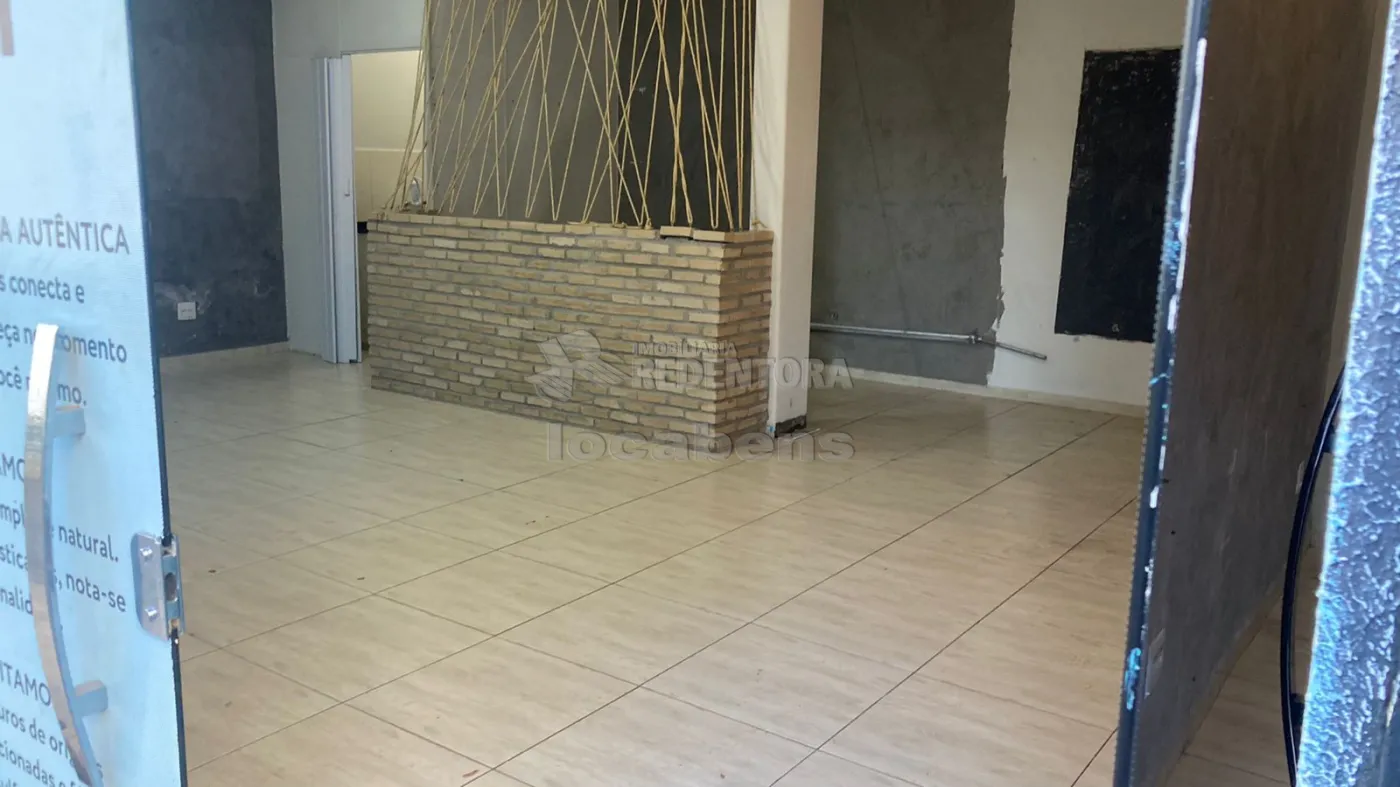 Alugar Comercial / Salão em São José do Rio Preto R$ 1.500,00 - Foto 1