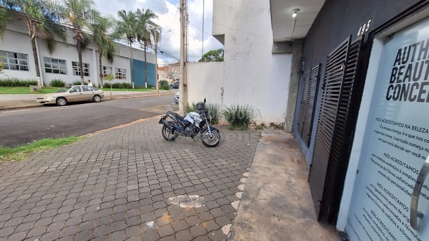 Alugar Comercial / Salão em São José do Rio Preto R$ 1.500,00 - Foto 16