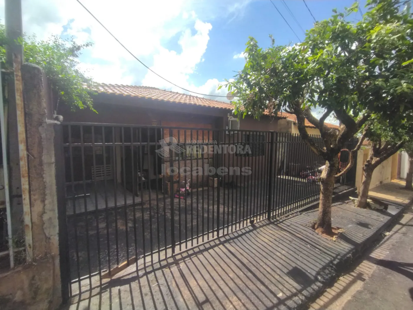 Comprar Casa / Padrão em São José do Rio Preto R$ 300.000,00 - Foto 1