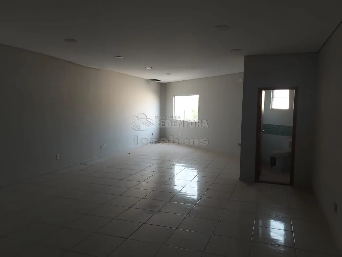 Alugar Comercial / Sala em São José do Rio Preto R$ 1.750,00 - Foto 3