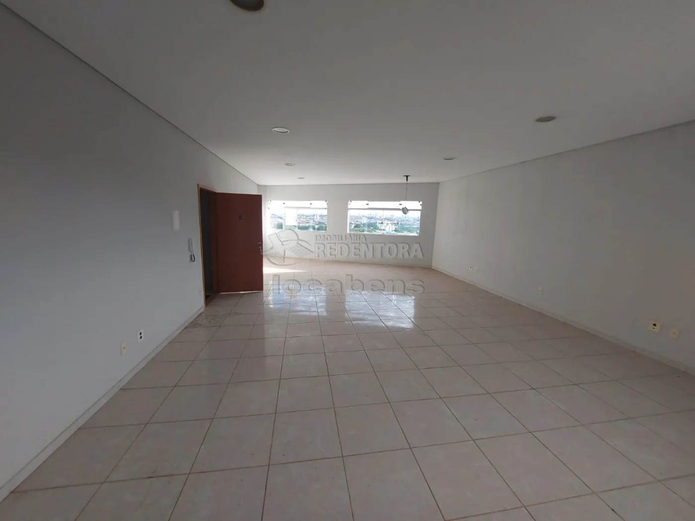 Alugar Comercial / Sala em São José do Rio Preto R$ 2.100,00 - Foto 3