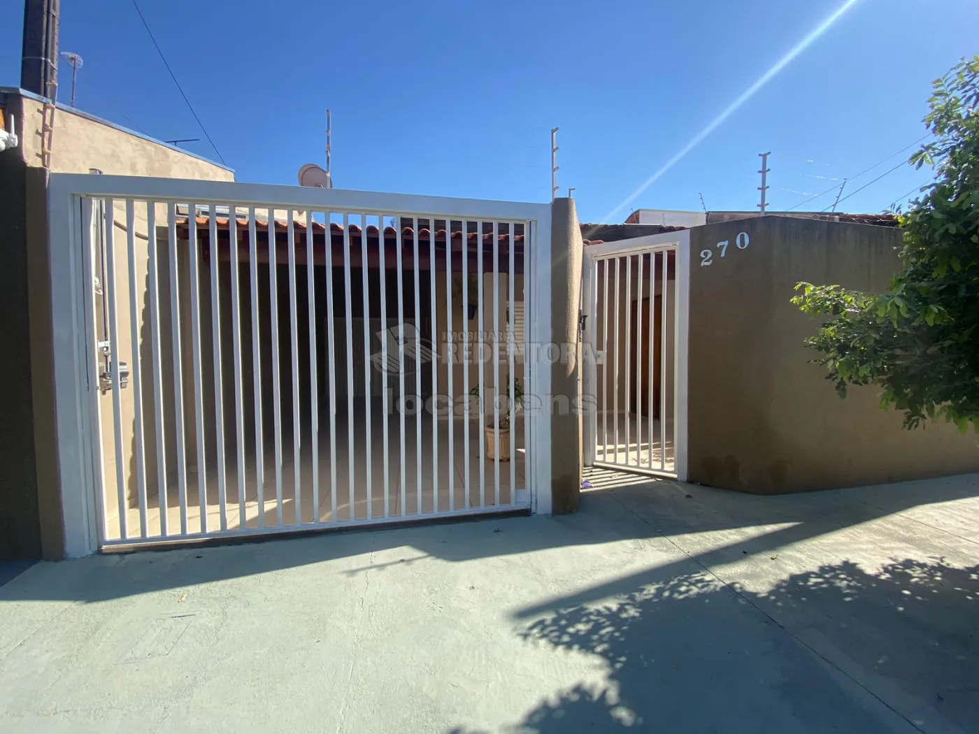 Alugar Casa / Padrão em São José do Rio Preto R$ 2.200,00 - Foto 2