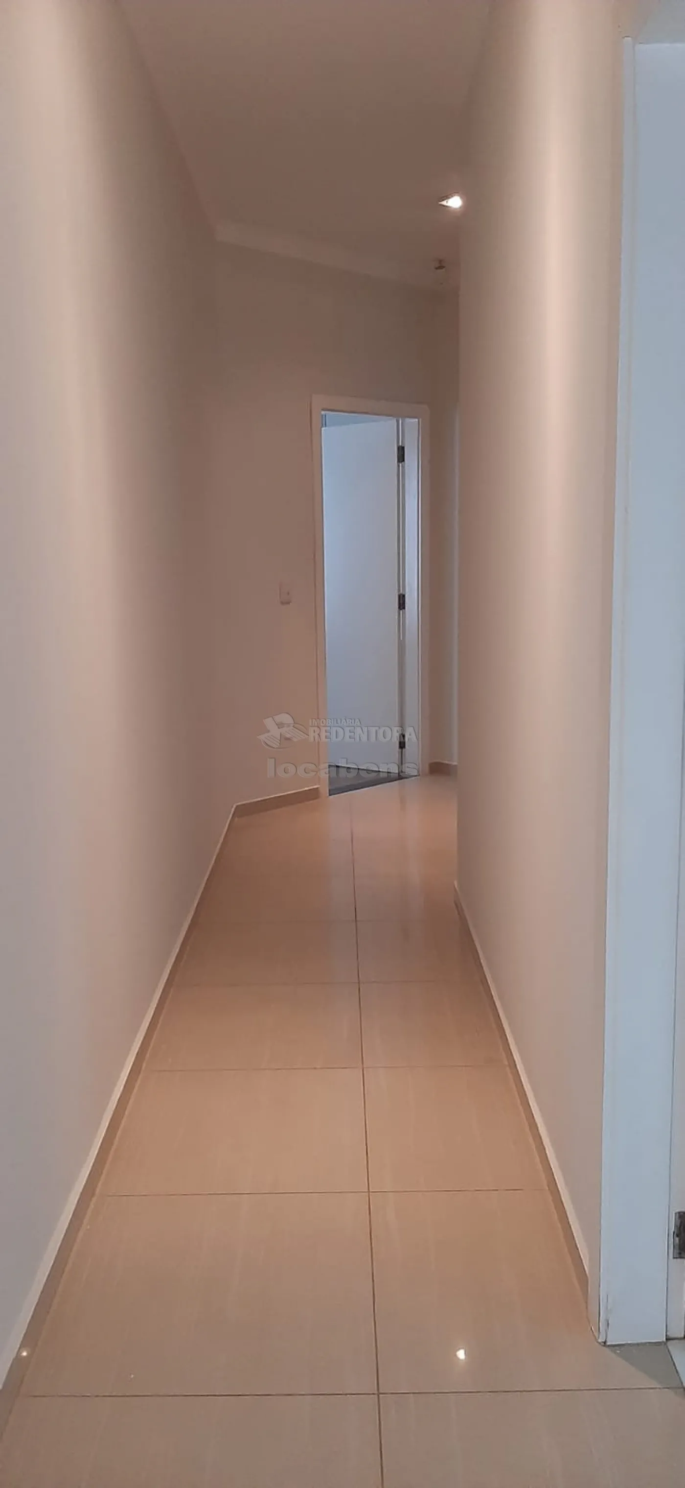 Comprar Casa / Padrão em São José do Rio Preto R$ 700.000,00 - Foto 4